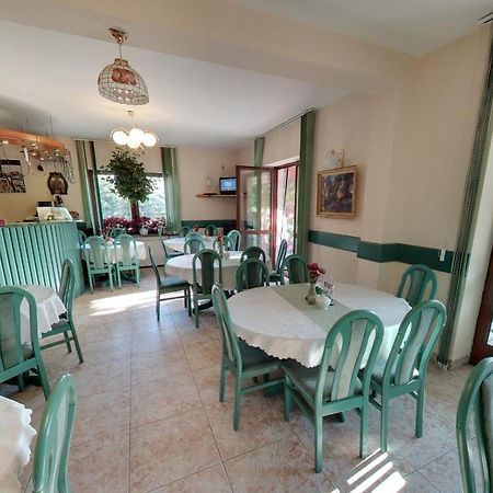 Osrodek Wczasowy Kasztel Hotel เนียจิดซา ซาแมก ภายนอก รูปภาพ